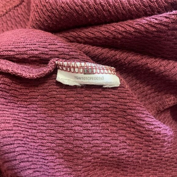 Hollister Icon Logo Crew Neck Knit Long Sleeve in Maroon Mens Size XS - Picture 3 of 4